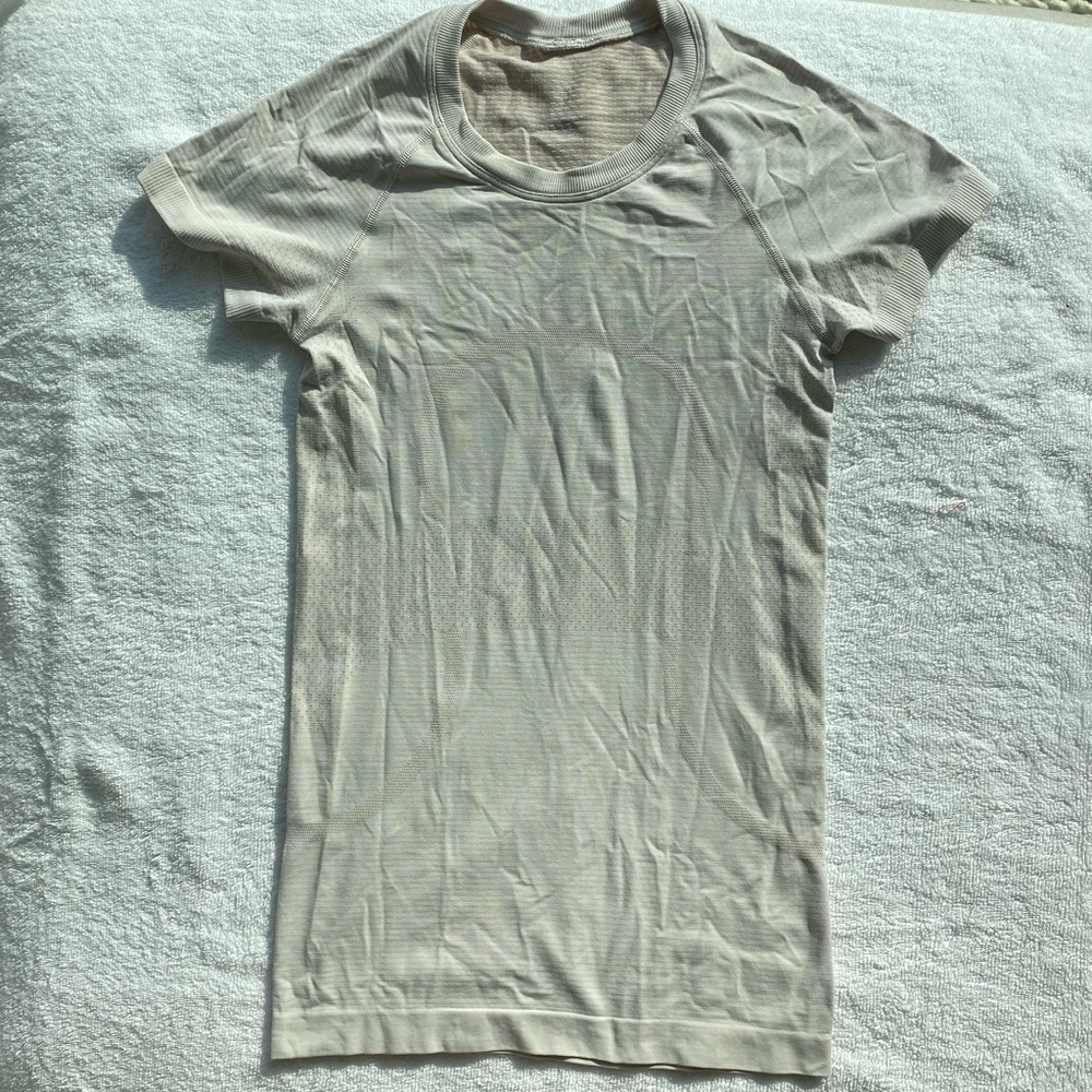 Lululemon swiftly T-shirt